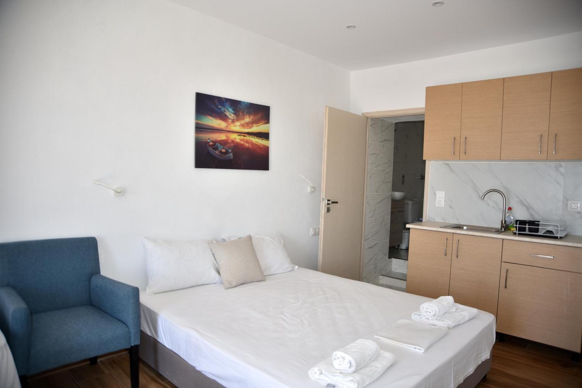 Jimmy'S Apartments Питагорио Екстериор снимка